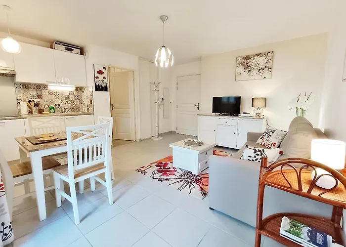 דירה Sylvie8, T2, Centre Luchon, Jardin, 4 Personnes