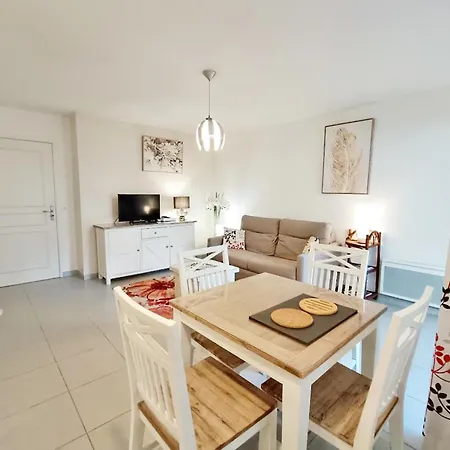 Sylvie8, T2, Centre Luchon, Jardin, 4 Personnes Apartamento