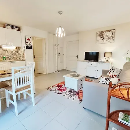 Apartamento Sylvie8, T2, Centre Luchon, Jardin, 4 Personnes